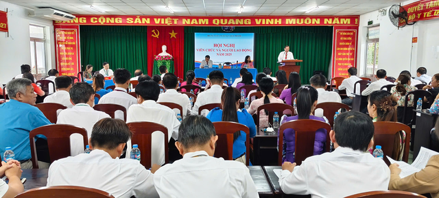 BSCKII. Nguyễn Thanh Tuấn Giám Đốc TTYT phát biểu trong hội nghị